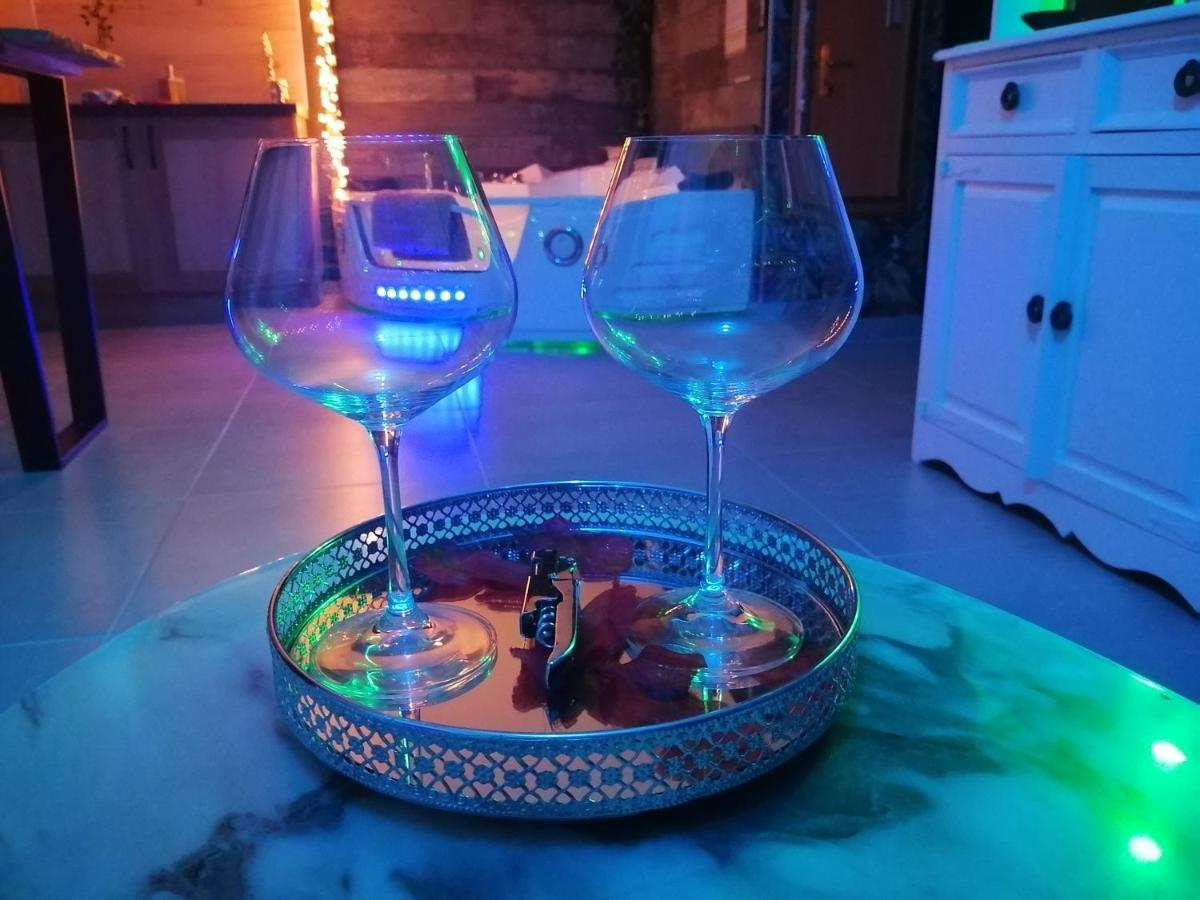 Romantisme Et Glamour 2 Avec Spa , Clim Et Jardin Dijon Exterior foto