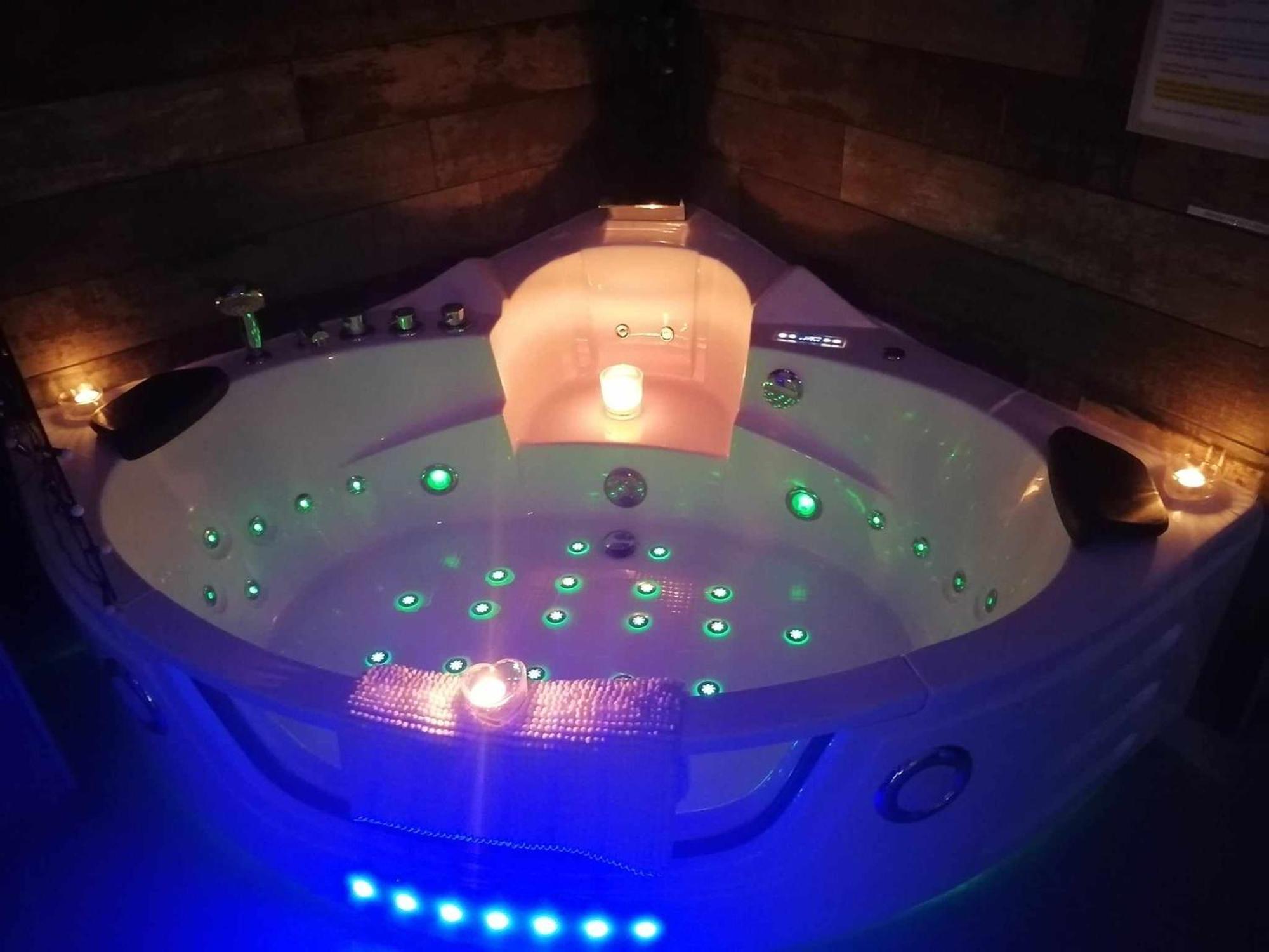 Romantisme Et Glamour 2 Avec Spa , Clim Et Jardin Dijon Exterior foto
